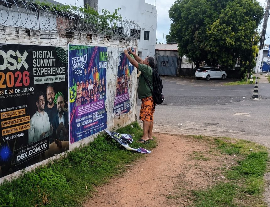 Prefeitura de Manaus intensifica fiscalização de publicidade irregular e apreende lambe-lambe na zona Oeste