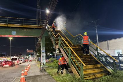 Prefeitura de Manaus inicia revitalização da passarela na avenida Pedro Teixeira com obras noturnas