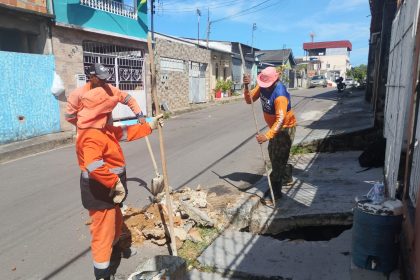 Prefeitura de Manaus realiza manutenção da drenagem no bairro Alvorada 2 e repara a rede de escoamento das águas pluviais