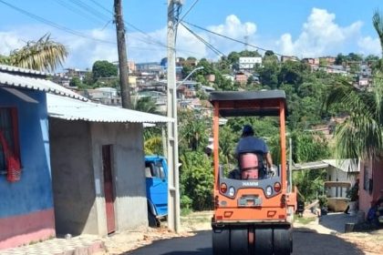 Pavimentação da rua Figueira da Foz começa no Jardim Mauá e amplia infraestrutura em Manaus