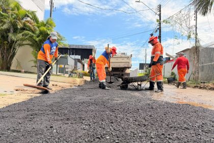 Recapeamento da rua Minas Gerais em Manaus prossegue nesta terça-feira com renovação do pavimento