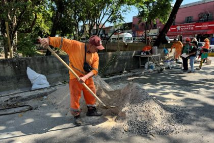 Reconstrução do passeio da rua Ouro Preto em Manaus avança para restabelecer circulação de pedestres e acessibilidade