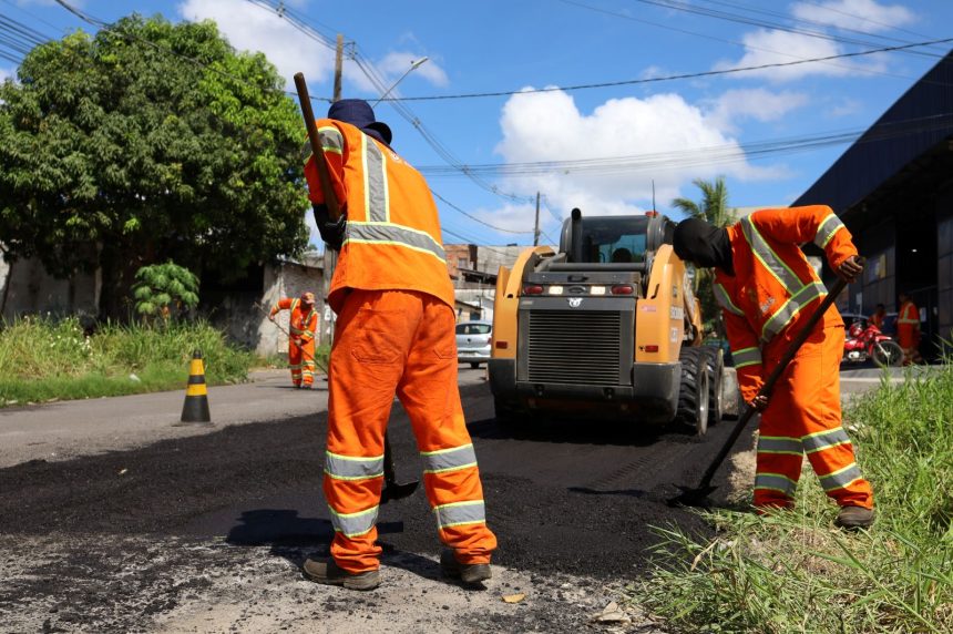 Prefeitura de Manaus intensifica operação Tapa-Buracos na rua José Maria da Cruz e amplia recuperação viária