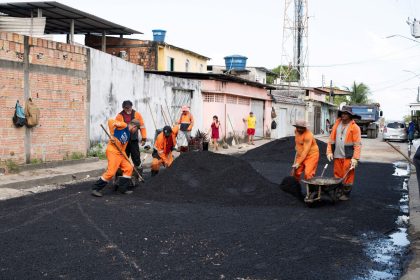 Prefeitura de Manaus amplia obras no Zumbi dos Palmares pelo Manaus que a Gente Cuida e foca em recuperação asfáltica