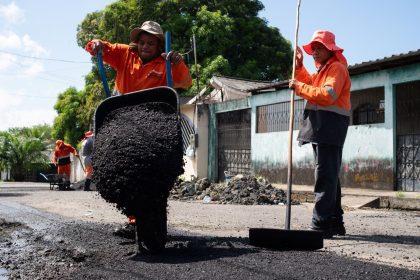 Prefeitura de Manaus intensifica manutenção asfáltica no Zumbi dos Palmares e nas ruas do bairro
