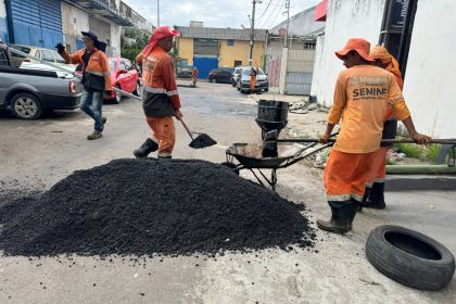 Prefeitura de Manaus realiza recuperação asfáltica na rua Corrêa Júnior e amplia manutenção viária na zona Sul