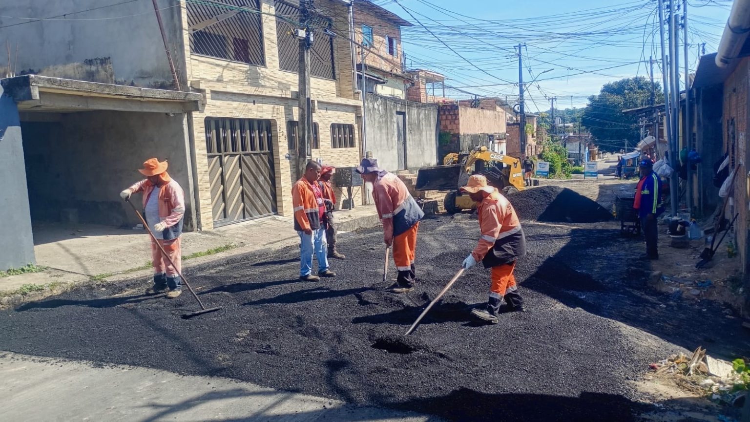 Prefeitura de Manaus avança em manutenção asfáltica e recupera rua Beira Rio na zona Leste