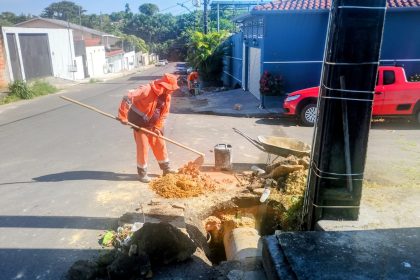 Prefeitura de Manaus recupera sistemas de drenagem na rua Rabat para reduzir riscos de alagamentos e preservar vias