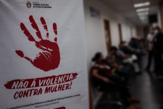 Plantão judicial especializado do TJAM agiliza concessão de medidas protetivas em Manaus e foi selecionado para o Innovare