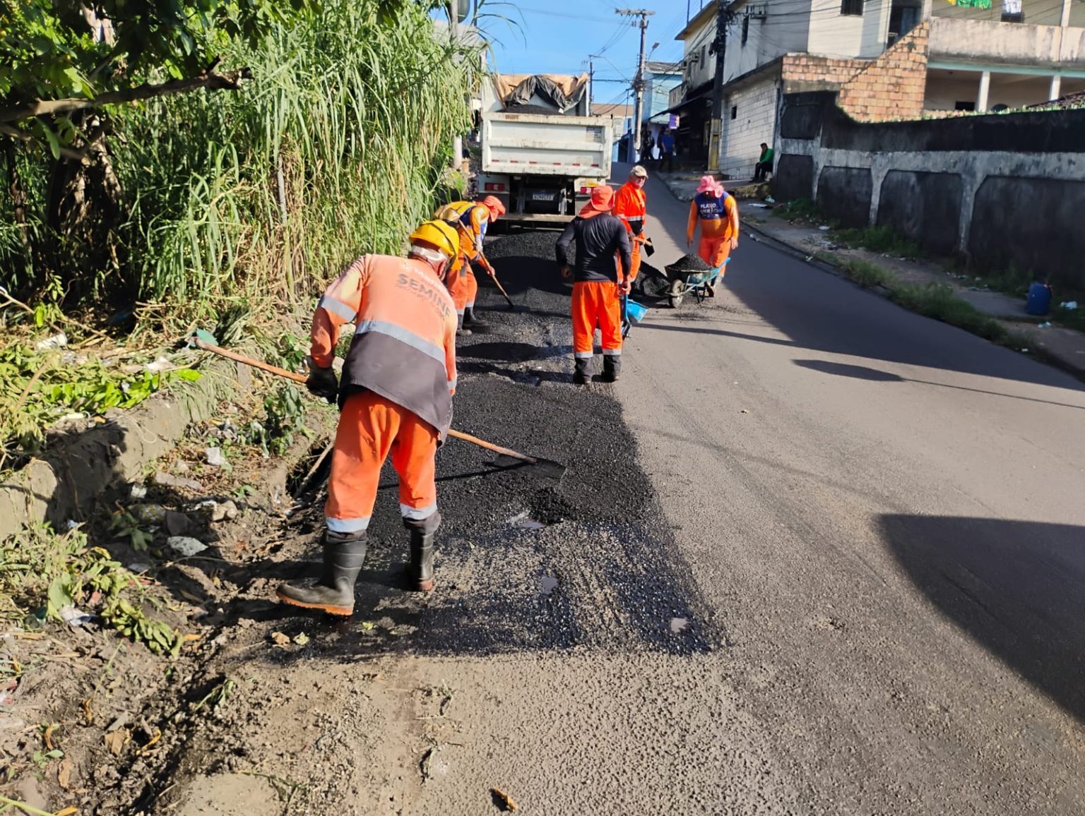 Prefeitura de Manaus intensifica obras em manaus no bairro Alvorada com drenagem e recuperação asfáltica