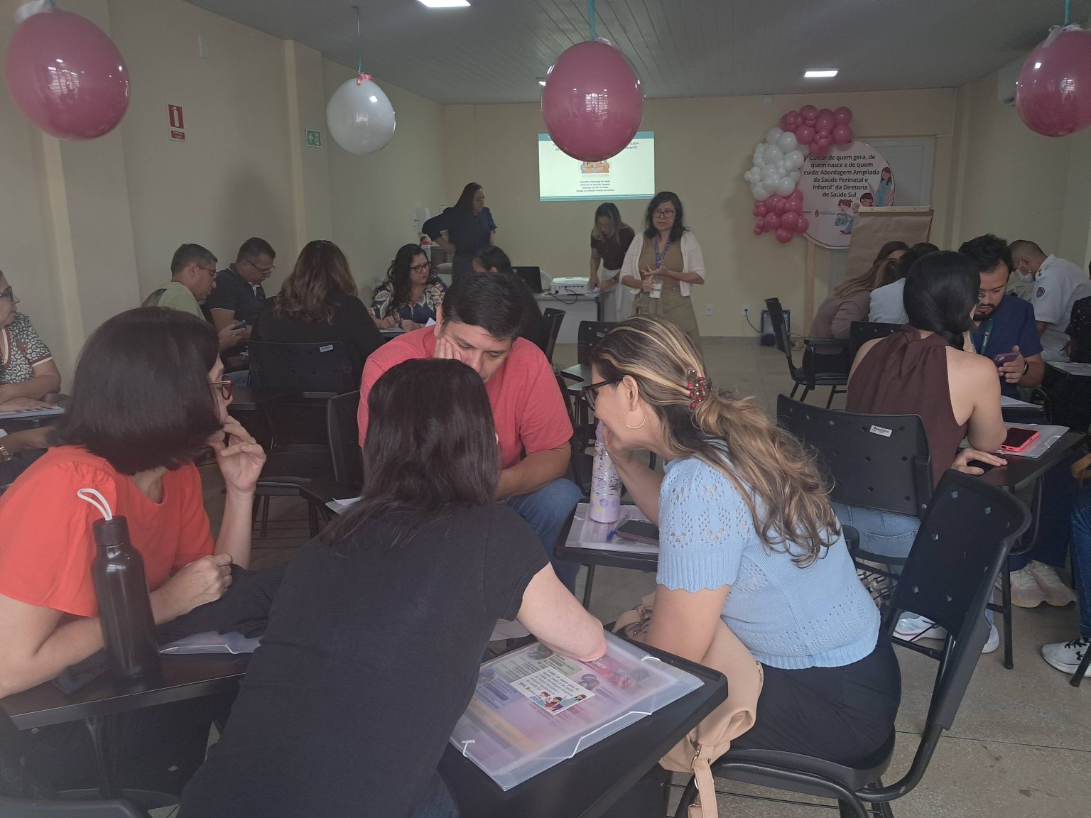Manaus inicia rodas de conversa da operação Mulher Segura com profissionais de saúde nas unidades de atenção