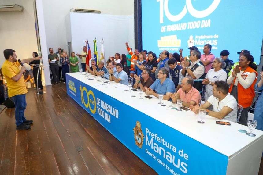 Prefeitura de Manaus homenageia Maria Aparecida Froz da Silva por quase 35 anos de serviço público municipal