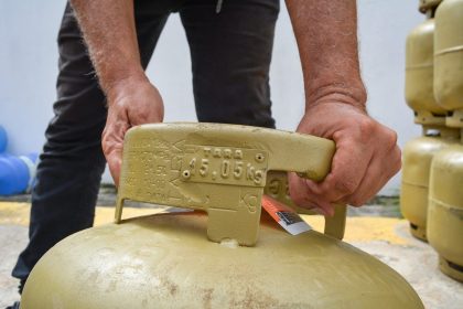 Pesquisa do Procon Manaus registra variações nos preços do gás de cozinha em julho