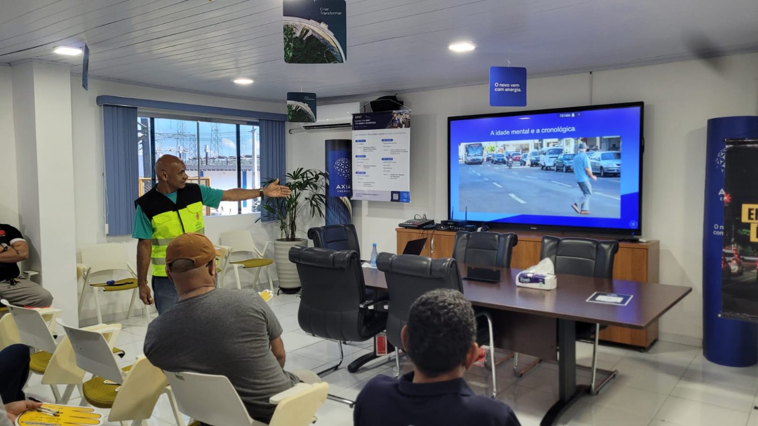 IMMU realiza Condutor Consciente e orienta 22 motoristas sobre direção defensiva em Manaus