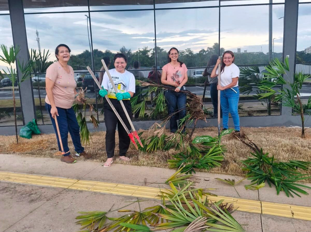 Jardinagem colaborativa do Implurb planta cerca de 40 mudas na nova sede do Parque Mosaico no Tarumã