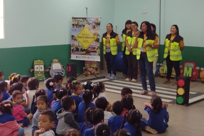 Prefeitura de Manaus e IMMU promovem atividade de educação de trânsito com cerca de 150 estudantes no Tarumã