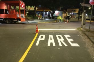 Prefeitura de Manaus executa revitalização da sinalização viária em vários bairros entre 17 e 20/7 para orientar condutores