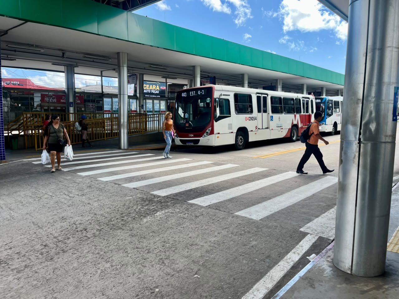 Prefeitura de Manaus amplia manutenção na estação Parque das Nações com foco em acessibilidade e conforto