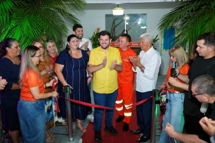 Renato Junior inaugura biblioteca Semulsp do Saber para formação de servidores e comunidade em Manaus