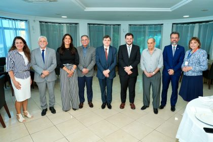 Prefeito de Manaus discute fortalecimento do comércio de Manaus e atração de investimentos em reunião institucional