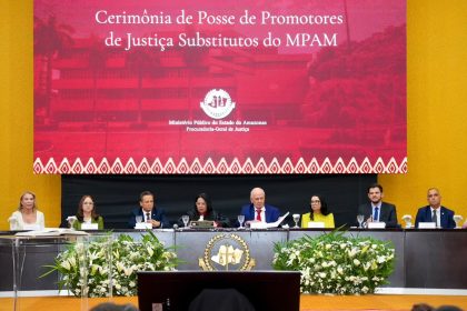 Posse de promotores de Justiça em Manaus nomeia cinco novos membros do MP-AM e marca a primeira mulher trans no cargo