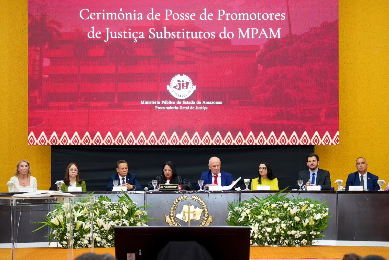 Posse de promotores de Justiça em Manaus nomeia cinco novos membros do MP-AM e marca a primeira mulher trans no cargo