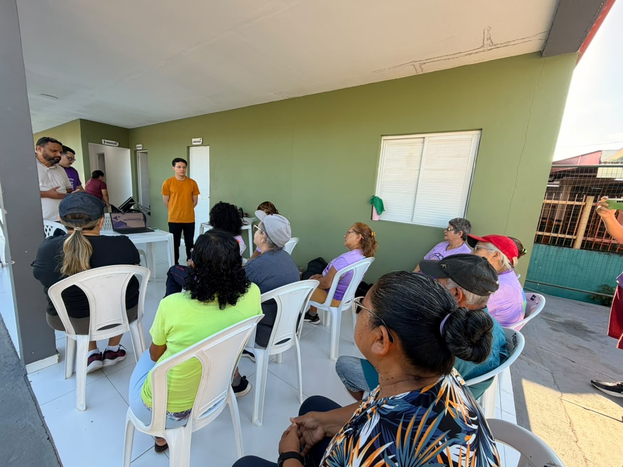 Prefeitura de Manaus realiza palestra Internet Segura para idosos e amplia inclusão digital em 9/7