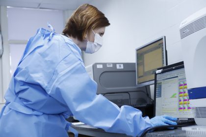 SES-DF amplia capacidade com novos exames laboratoriais e internaliza triagem neonatal na rede pública do DF