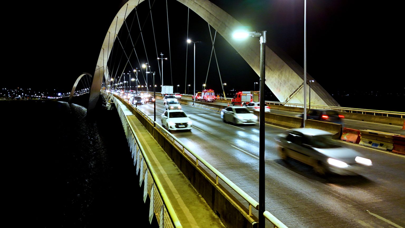 Ponte JK terá interdição da faixa direita nesta quinta-feira com horários pela manhã e tarde
