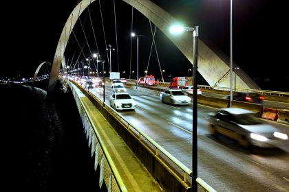 Ponte JK terá interdição da faixa direita nesta quinta-feira com horários pela manhã e tarde