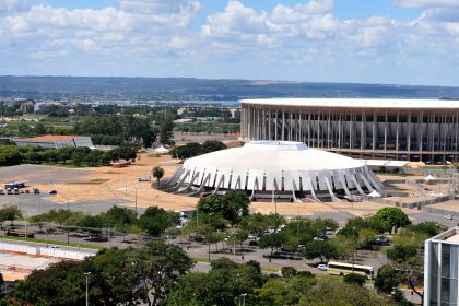 Trânsito na Arena Mané Garrincha terá intervenções durante jogo Flamengo x Olímpia nesta sexta (17)