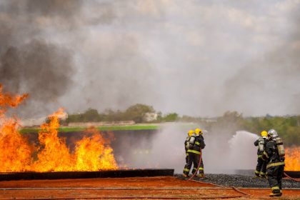 Simulado de acidente aeronáutico mobiliza equipes de emergência no centro de Brasília na manhã de 28 de julho