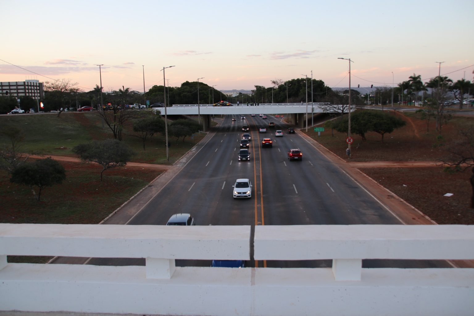 Viadutos 10 e 11 do Eixo Rodoviário Norte são liberados para tráfego após obras e testes