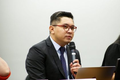 Ministro dos Povos Indígenas Luiz Eloy Terena apresenta planejamento e ações do ministério à comissão da Câmara