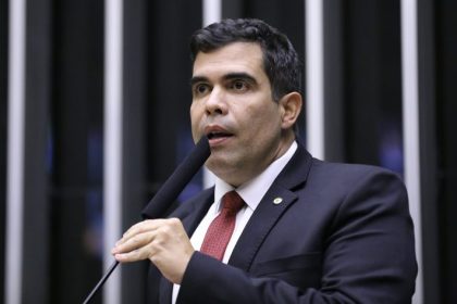 Câmara aprova projeto que autoriza municípios inadimplentes manter convênios com a União, se regularizarem pendências