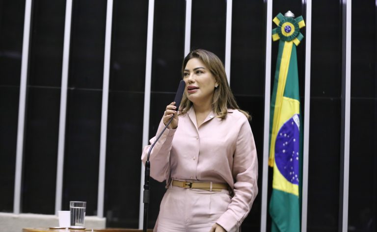 Projeto amplia proteção contra violência política de gênero para pré-candidatas e altera Código Eleitoral
