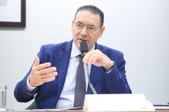 Comissão da Câmara aprova que fabricantes liberem NFC gratuitamente para pagamentos por aproximação preservando escolha do consumidor