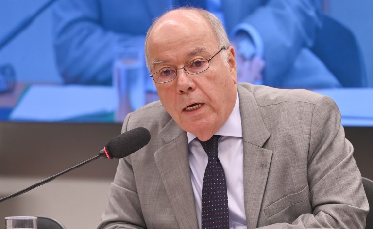 Câmara convoca ministro Mauro Vieira para audiência sobre classificação de facções criminosas como terroristas pelos Estados Unidos