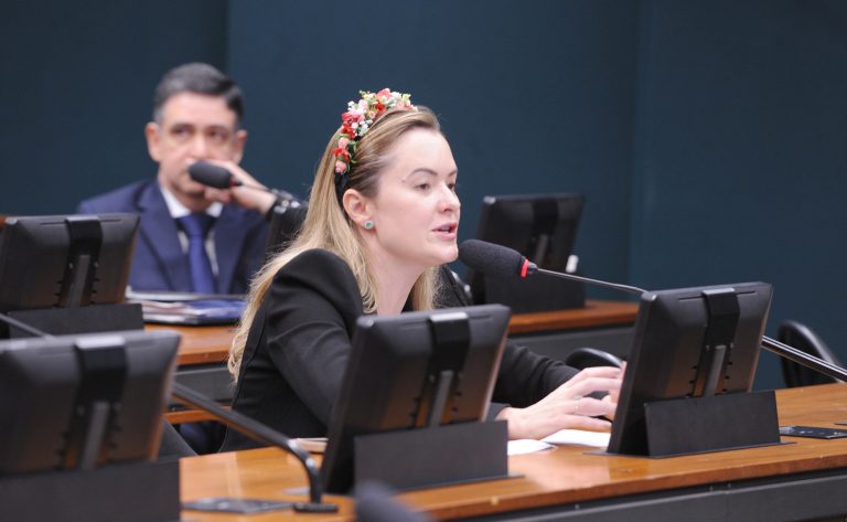 CCJ aprova admissibilidade da PEC 21/25 que torna imprescritíveis crimes sexuais contra menores de 12 anos