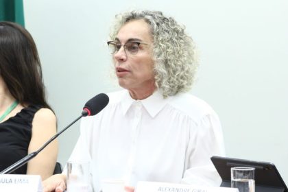 Comissão da Câmara aprova criação da Política Nacional de Saúde na Escola com adesão facultativa às redes privadas