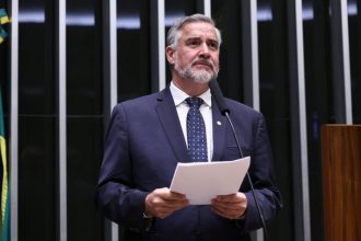 Câmara analisa projeto que proíbe cassinos on-line algorítmicos e sua publicidade no Brasil