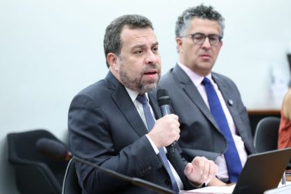Projeto obriga postos a detalhar a composição do preço dos combustíveis em documentos fiscais