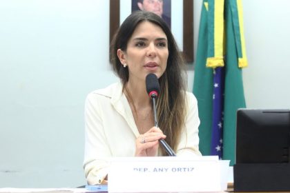 Comissão aprova proposta que permite ao Cade receber representações de usuários profissionais contra práticas em mercados digitais