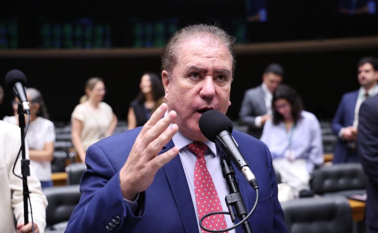 Projeto prevê subvenção para seguro emergencial contra catástrofes naturais e uso de recursos do orçamento federal