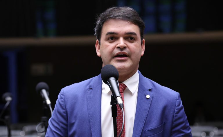 Projeto de Lei 1515/26 permite suspensão imediata de atividades e bloqueio de bens por indícios de fraude e risco ao sistema financeiro