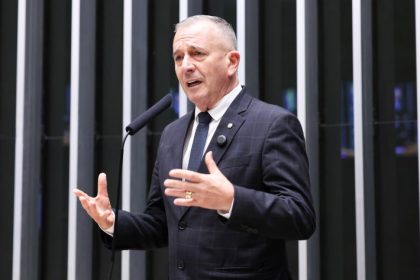 Câmara aprova gratuidade no transporte aéreo para aposentados do INSS em deslocamentos médicos