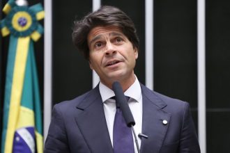 Câmara analisa projeto que regula suplementos alimentares com regras para produção, rotulagem e fiscalização