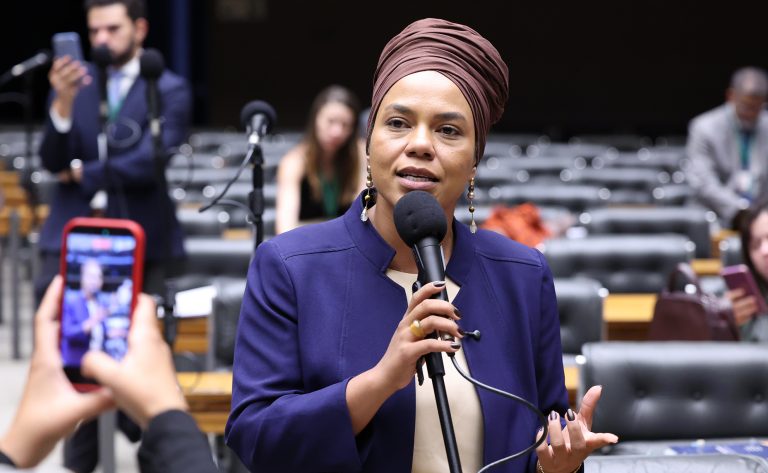 Projeto de lei cria mecanismos de proteção a vítimas de crimes raciais e prevê atendimento especializado