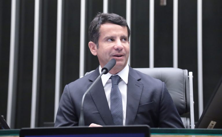 Projeto cria Cadastro Nacional de Doenças Raras e regras para dispensação de medicamentos pelo SUS