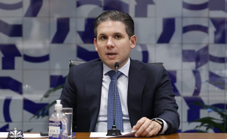 Hugo Motta defende legalidade das emendas parlamentares e promete comprovar transparência ao STF em dez dias